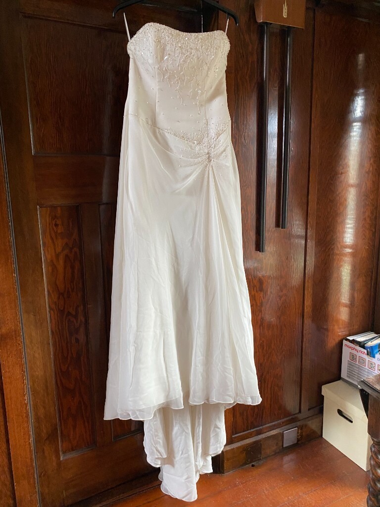 Wedding Dress size 18 | in County 